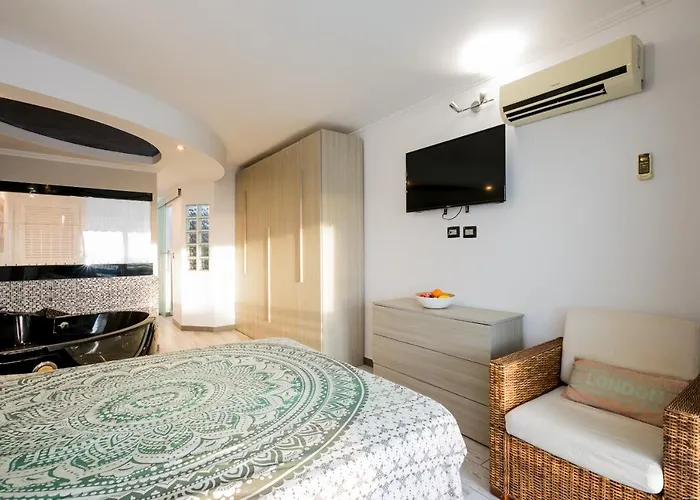 204 Atalaya 2 Bedrooms, Sea View, Private Parking * 阿德耶