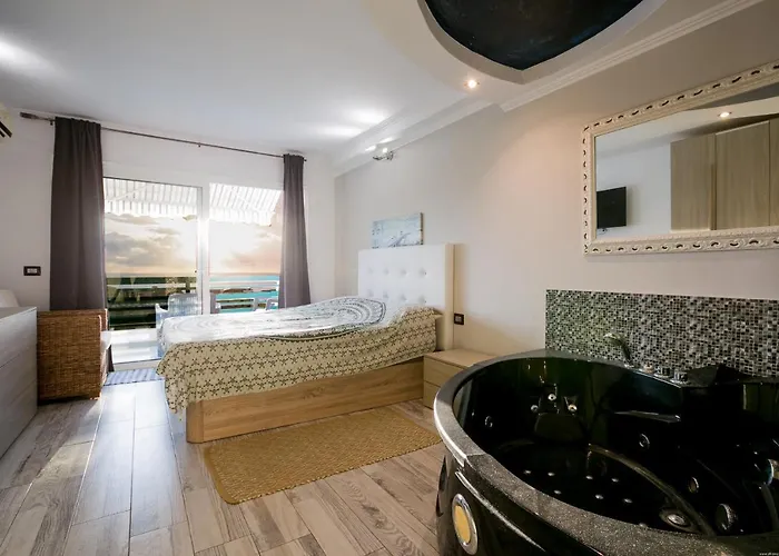 204 Atalaya 2 Bedrooms, Sea View, Private Parking * 阿德耶