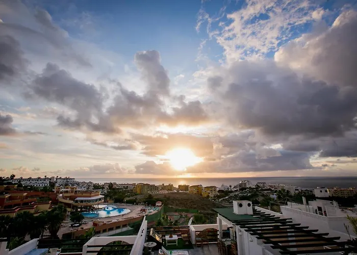 公寓 204 Atalaya 2 Bedrooms, Sea View, Private Parking 阿德耶
