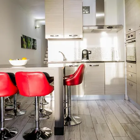 204 Atalaya 2 Bedrooms, Sea View, Private Parking Apartmán